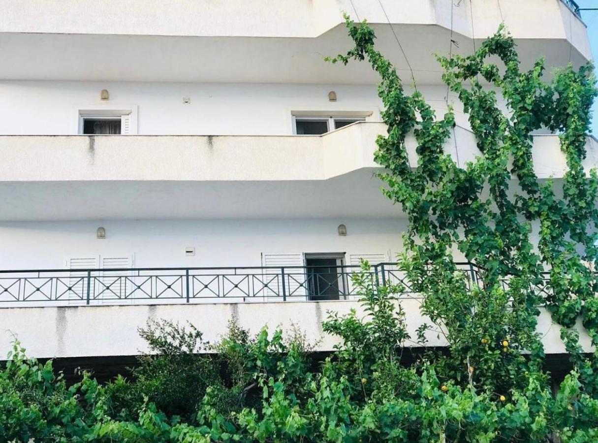 White Panorama Apartment Sarandë Buitenkant foto