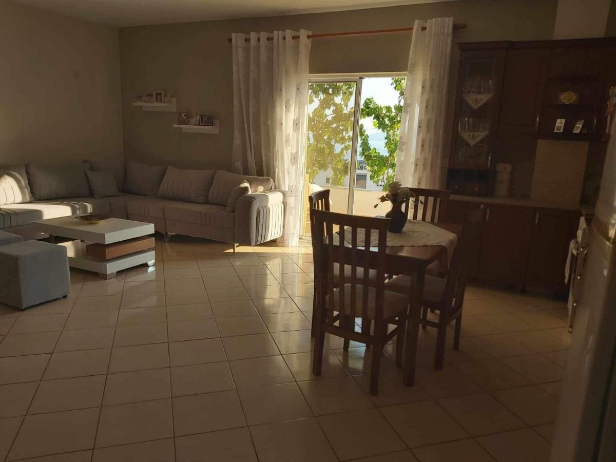 White Panorama Apartment Sarandë Buitenkant foto
