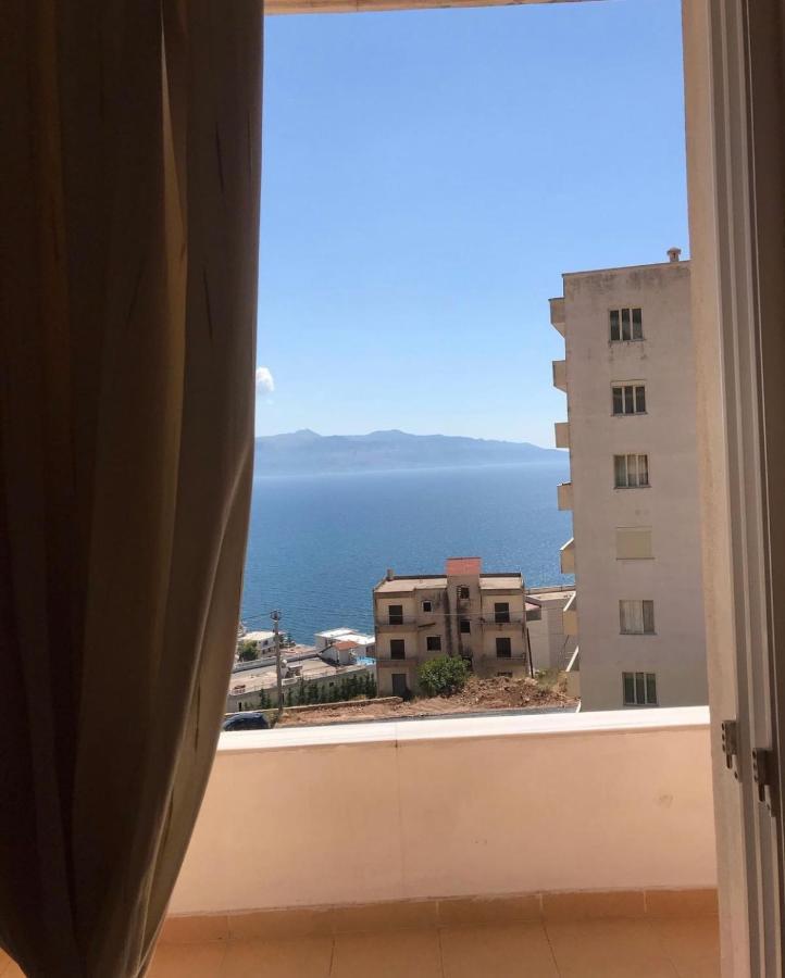 White Panorama Apartment Sarandë Buitenkant foto